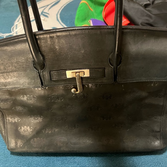 COPY - Juicy Couture Large Leather Satchel with Logo Engraved Throughout. - Picture 6 of 15